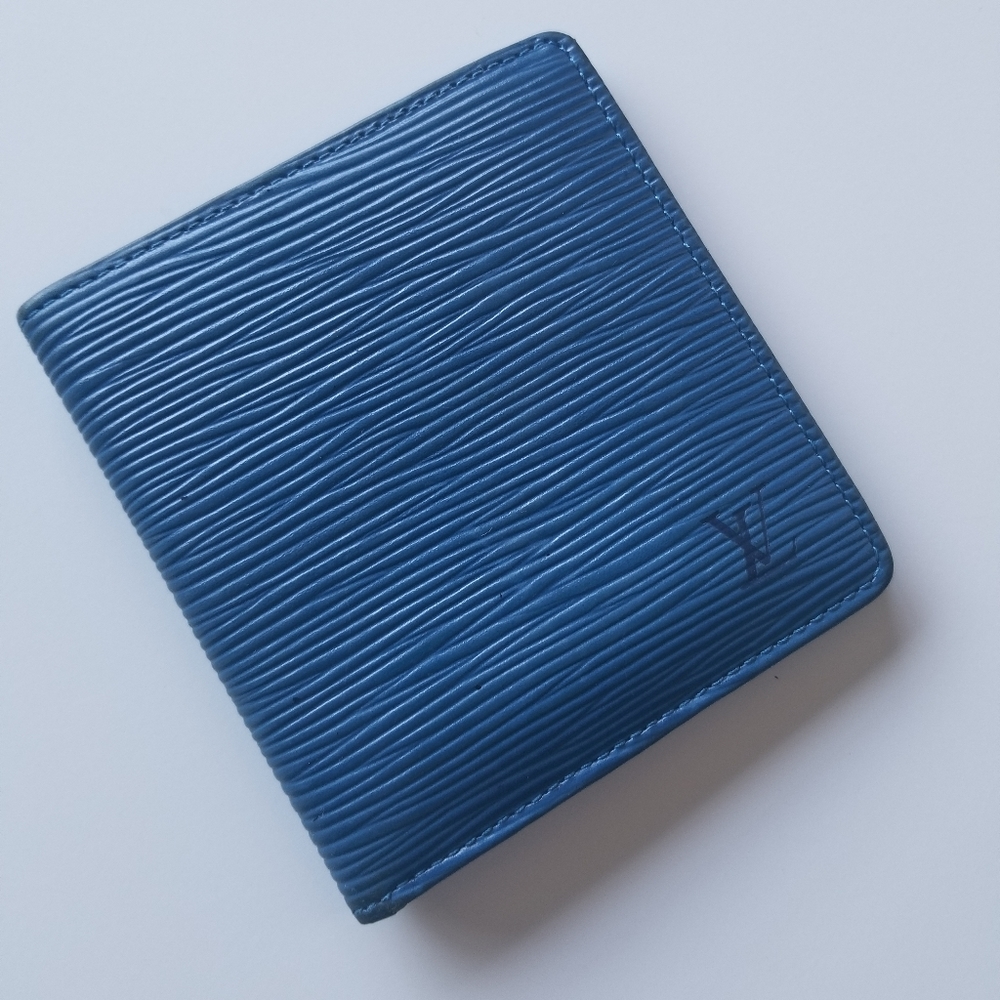 💎Louis Vuitton Epi Wallet - SOLD